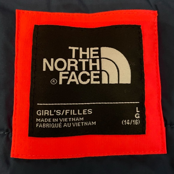 Brand New ‘The North Face’ Rain Coat/Wind Breaker - Picture 2 of 5